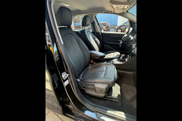 BMW 2 Serie Active Tourer 225xe iPerformance High Executive 165KW - Hybrid I Automaat I Navigatie Leer I Airco I Sport velgen