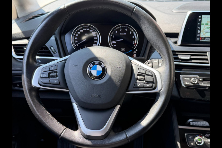 BMW 2 Serie Active Tourer 225xe iPerformance High Executive 165KW - Hybrid I Automaat I Navigatie Leer I Airco I Sport velgen