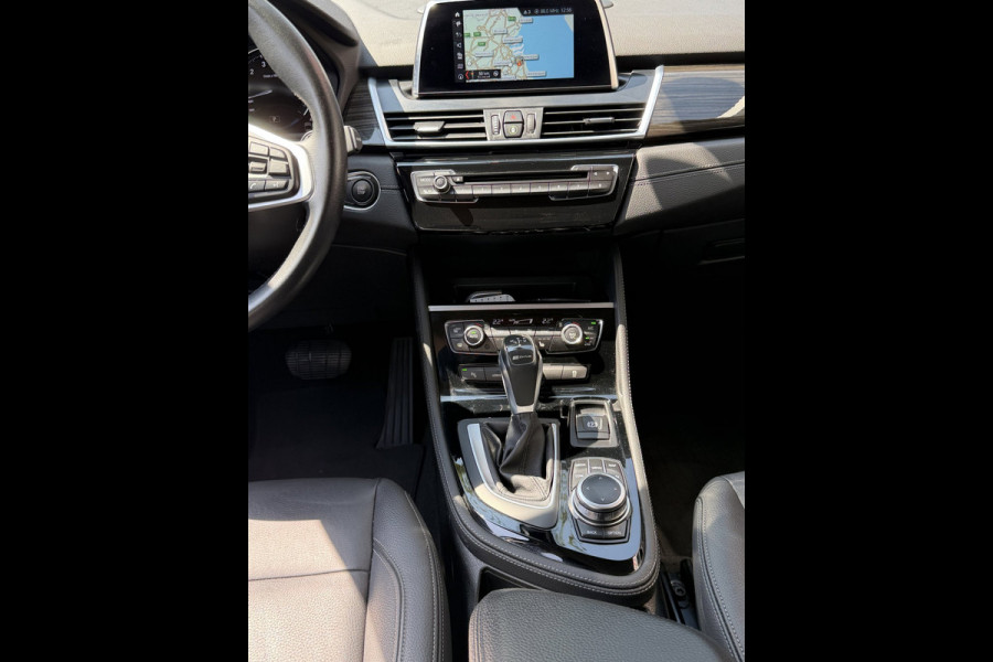 BMW 2 Serie Active Tourer 225xe iPerformance High Executive 165KW - Hybrid I Automaat I Navigatie Leer I Airco I Sport velgen
