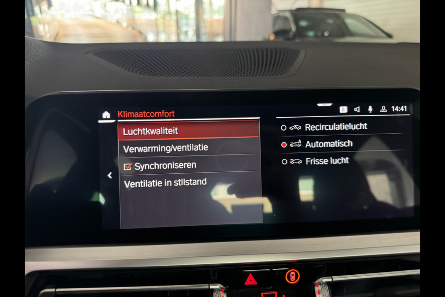 BMW 3-serie 330i High Executive Laser|Stoelverwarming|Carplay|Sfeer