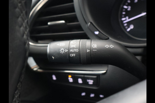 Mazda 3 2.0 e-SkyActiv-X M HYBRID 186 PK LUXURY + CARPLAY | BOSE | HEAD-UP | ADAPTIVE CRUISE | MEMORY | STOEL/STUURVERW.