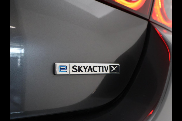 Mazda 3 2.0 e-SkyActiv-X M HYBRID 186 PK LUXURY + CARPLAY | BOSE | HEAD-UP | ADAPTIVE CRUISE | MEMORY | STOEL/STUURVERW.
