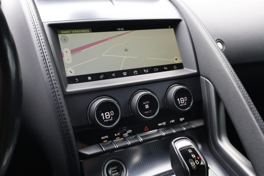 Jaguar F-Type P300 R-Dynamic | 20" CARBON INLEG VELGEN | LED KOPLAMPEN | SPORTUITLAAT | MERIDIDAN AUDIO | COLD CLIMATE PACK INCL. STUURVERWARMING EN VOORRUITVERWARMING INCL WARMTEWEREND GLAS