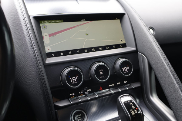 Jaguar F-Type P300 R-Dynamic | 20" CARBON INLEG VELGEN | LED KOPLAMPEN | SPORTUITLAAT | MERIDIDAN AUDIO | COLD CLIMATE PACK INCL. STUURVERWARMING EN VOORRUITVERWARMING INCL WARMTEWEREND GLAS