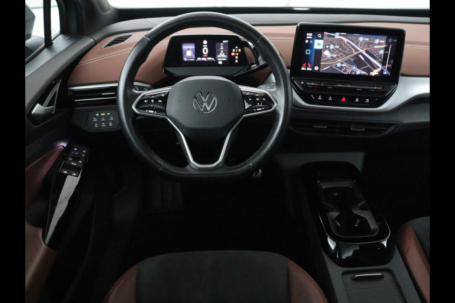 Volkswagen ID.4 Family 77 kWh | SOH 91,3% | Panoramadak | Leder/alcantara | Stuur/stoel verwarming | Sfeerverlichting | Carplay | Adaptive cruise | Camera | Park assist | Trekhaak