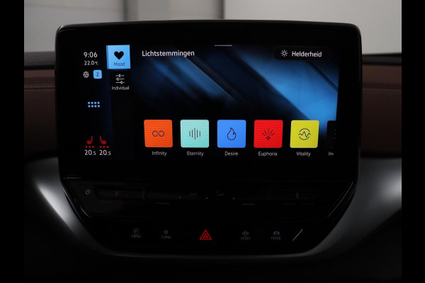 Volkswagen ID.4 Family 77 kWh | SOH 91,3% | Panoramadak | Leder/alcantara | Stuur/stoel verwarming | Sfeerverlichting | Carplay | Adaptive cruise | Camera | Park assist | Trekhaak