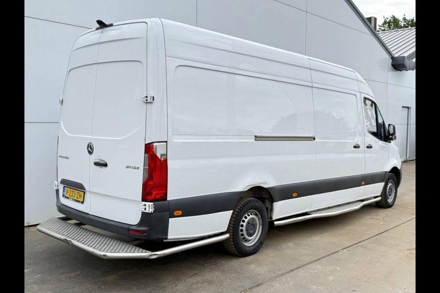 Mercedes-Benz Sprinter 311 1.9 110PK Automaat L3H2 Climate Control Pakketinrichting Pakketwagen