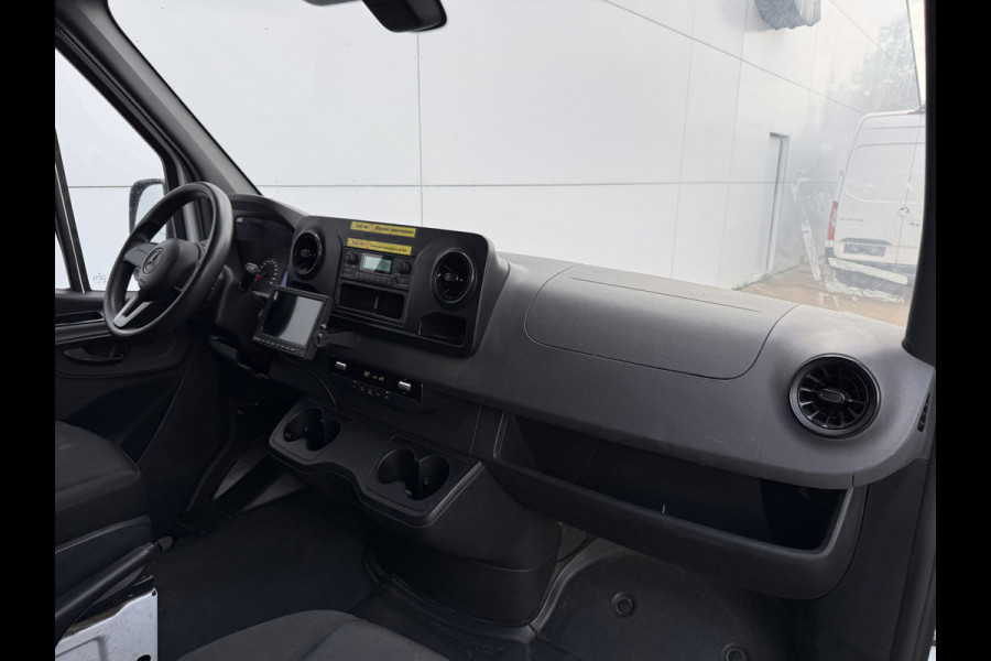 Mercedes-Benz Sprinter 311 1.9 110PK Automaat L3H2 Climate Control Pakketinrichting Pakketwagen