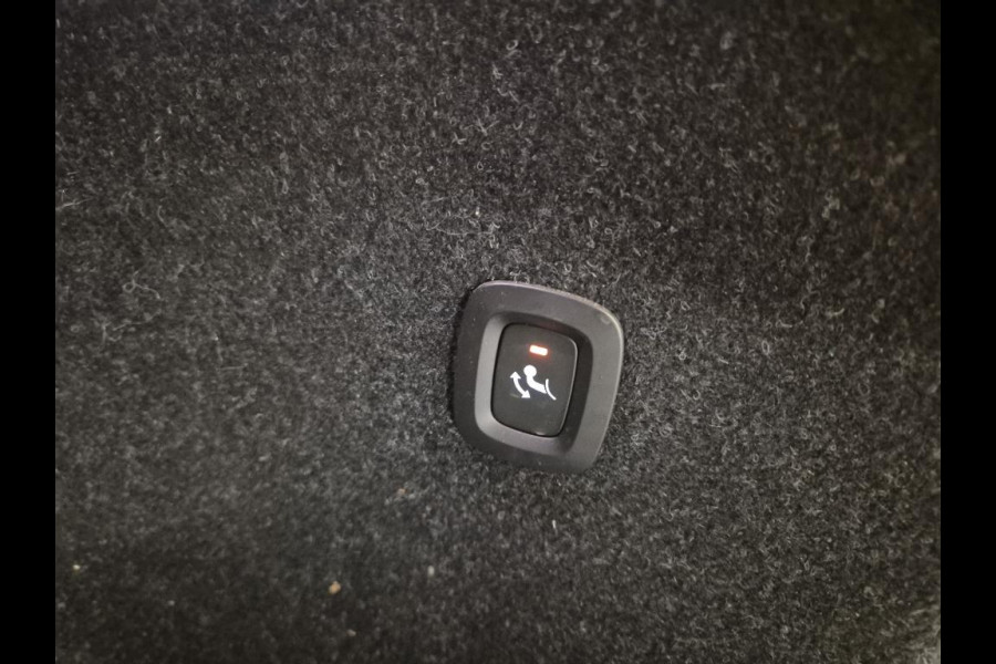 Volvo C40 SOH 90% Core 69 kWh Carplay Pano Elek.Trekhaak Camera Orig.NL Voll.Onderhouden!