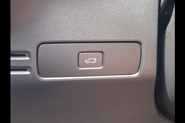 Volvo C40 SOH 90% Core 69 kWh Carplay Pano Elek.Trekhaak Camera Orig.NL Voll.Onderhouden!