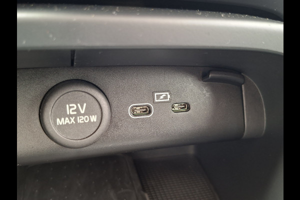 Volvo C40 SOH 90% Core 69 kWh Carplay Pano Elek.Trekhaak Camera Orig.NL Voll.Onderhouden!