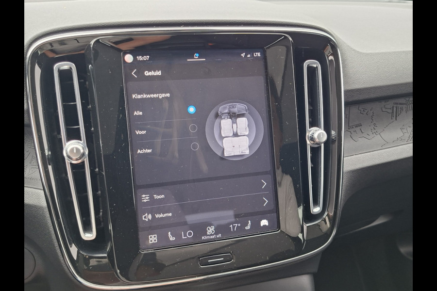 Volvo C40 SOH 90% Core 69 kWh Carplay Pano Elek.Trekhaak Camera Orig.NL Voll.Onderhouden!