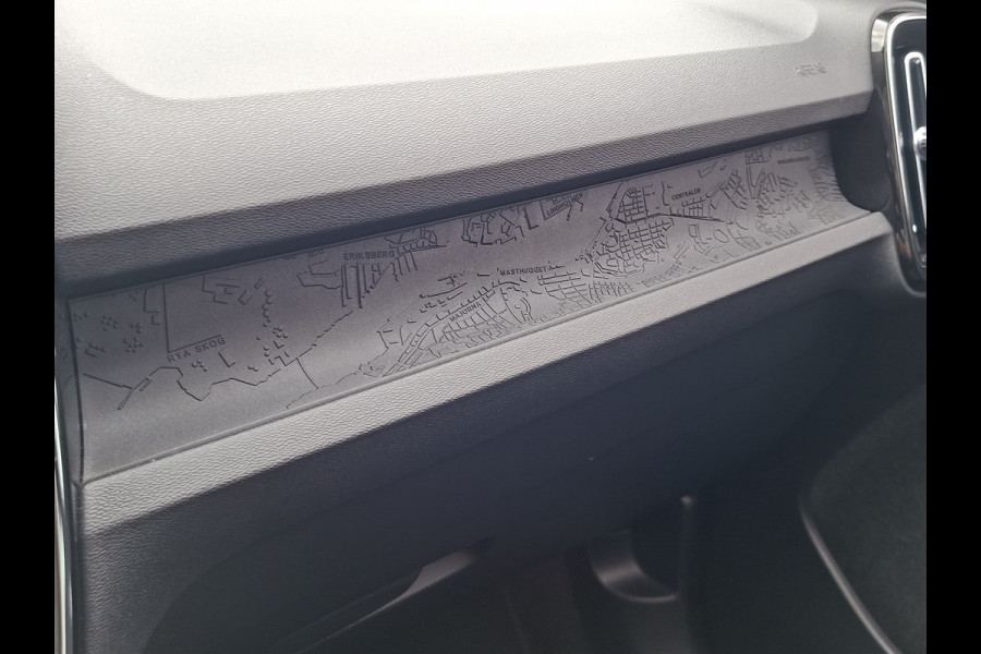 Volvo C40 SOH 90% Core 69 kWh Carplay Pano Elek.Trekhaak Camera Orig.NL Voll.Onderhouden!
