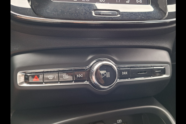 Volvo C40 SOH 90% Core 69 kWh Carplay Pano Elek.Trekhaak Camera Orig.NL Voll.Onderhouden!