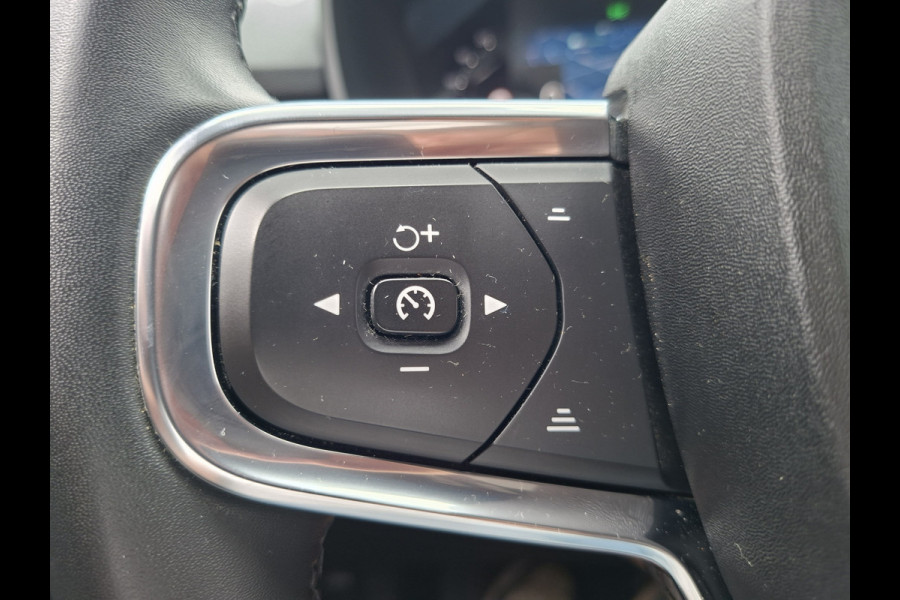 Volvo C40 SOH 90% Core 69 kWh Carplay Pano Elek.Trekhaak Camera Orig.NL Voll.Onderhouden!