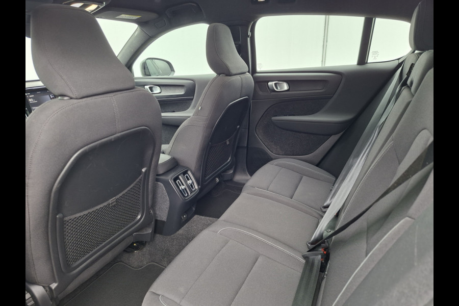 Volvo C40 SOH 90% Core 69 kWh Carplay Pano Elek.Trekhaak Camera Orig.NL Voll.Onderhouden!