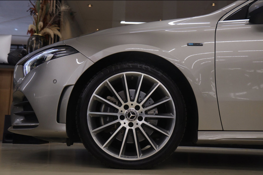Mercedes-Benz A-Klasse 250 e AMG Limited PANO/CARPLAY/360CAM/MEMORY/VOL