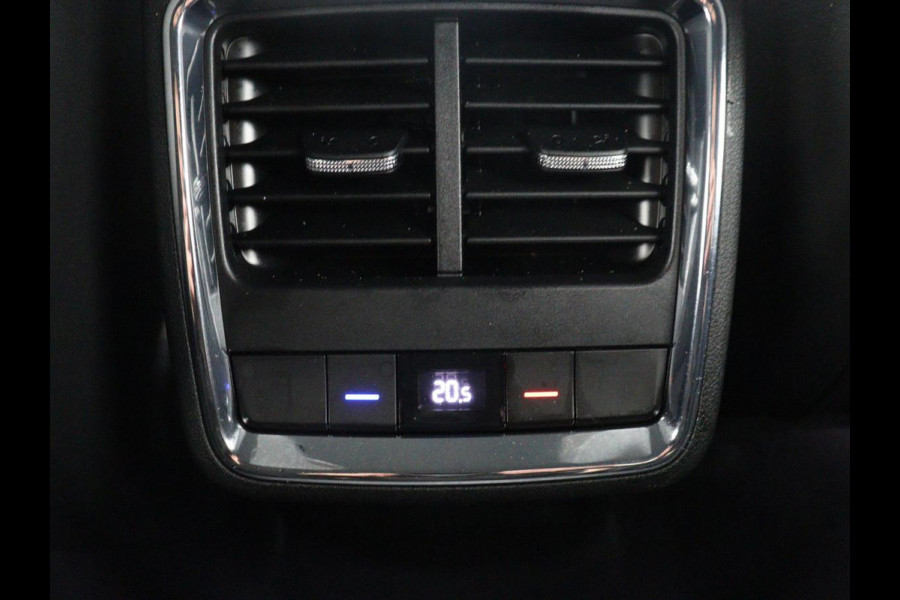 Škoda Enyaq iV 80 Sportline | SOH 88% | Leder/alcantara | Stuur/stoel verwarming | Adaptive cruise | Carplay | Sfeerverlichting | Camera | Park assist | Trekhaak
