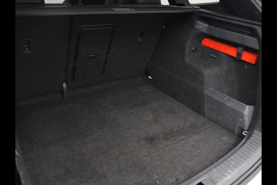 Škoda Enyaq iV 80 Sportline | SOH 88% | Leder/alcantara | Stuur/stoel verwarming | Adaptive cruise | Carplay | Sfeerverlichting | Camera | Park assist | Trekhaak