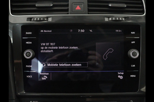 Volkswagen e-Golf 5-Deurs | Navigatie | Leder | SOH 89.8% | Climate Control | Stoelverwarming | Cruise Control | Parkeersensor | Bluetooth