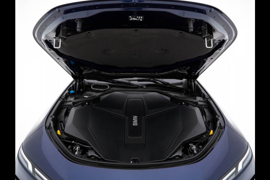 BMW i7 xDrive60 106 kWh M-Sportpack [3-Fase-11kW] {SoH-98%} (INCL.BTW) *PANO | HEAD-UP | LUXURY-LEATHER | FULL-LED | BLIND-SPOT | BOWERS&WILKINS | MEMORY-PACK | TOP-VIEW | VENTILATED/HEATED-COMFORTSEATS | SOFT-CLOSE | WIDE-SREEN-DIGICOCKPIT | KEYLESS