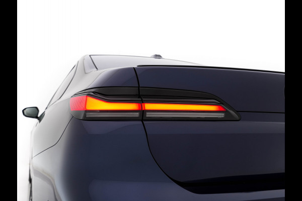 BMW i7 xDrive60 106 kWh M-Sportpack [3-Fase-11kW] {SoH-98%} (INCL.BTW) *PANO | HEAD-UP | LUXURY-LEATHER | FULL-LED | BLIND-SPOT | BOWERS&WILKINS | MEMORY-PACK | TOP-VIEW | VENTILATED/HEATED-COMFORTSEATS | SOFT-CLOSE | WIDE-SREEN-DIGICOCKPIT | KEYLESS