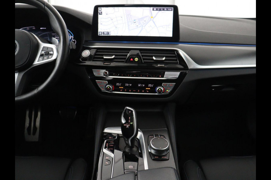 BMW 5 Serie 530e xDrive High Executive | SOH 89,6% | Panoramadak | Leder | Memory | Stoelverwarming | Harman/Kardon | Carplay | Sfeerverlichting | Cruise control | PHEV