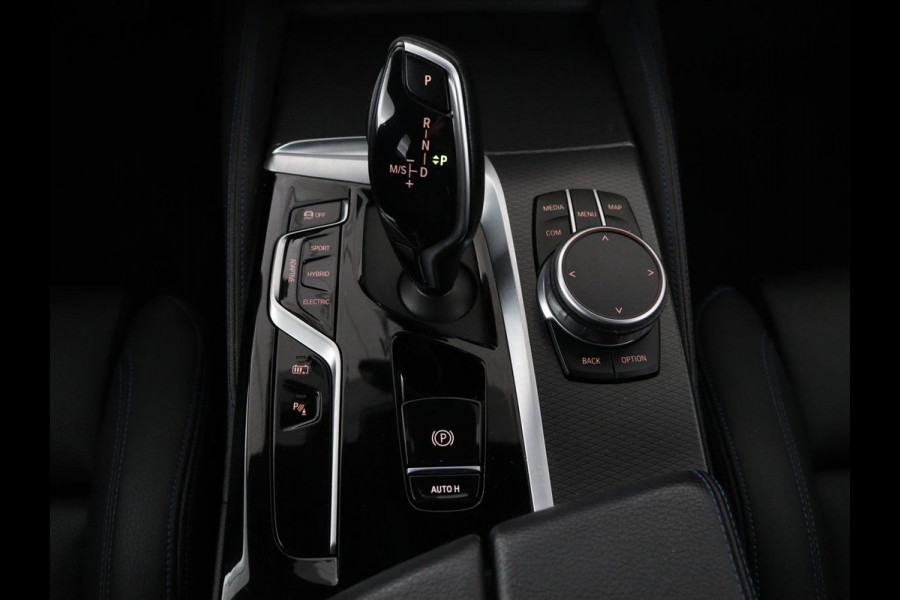 BMW 5 Serie 530e xDrive High Executive | SOH 89,6% | Panoramadak | Leder | Memory | Stoelverwarming | Harman/Kardon | Carplay | Sfeerverlichting | Cruise control | PHEV