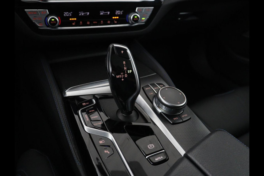 BMW 5 Serie 530e xDrive High Executive | SOH 89,6% | Panoramadak | Leder | Memory | Stoelverwarming | Harman/Kardon | Carplay | Sfeerverlichting | Cruise control | PHEV