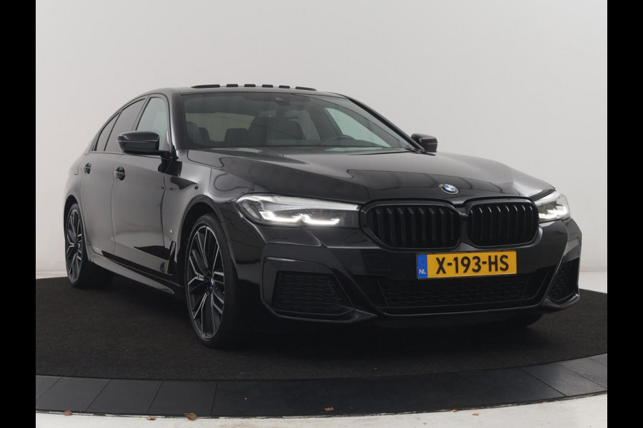 BMW 5 Serie 530e xDrive High Executive | SOH 89,6% | Panoramadak | Leder | Memory | Stoelverwarming | Harman/Kardon | Carplay | Sfeerverlichting | Cruise control | PHEV
