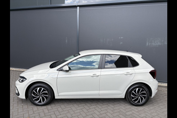 Volkswagen Polo 1.0 TSI Life Airco - Apple carplay - Parkeersensoren - Led verlichting - Radio - Cruise control - Bluetooth - Stuur multifunctioneel - Elektrische ramen - Licht metalen velgen 15 inch