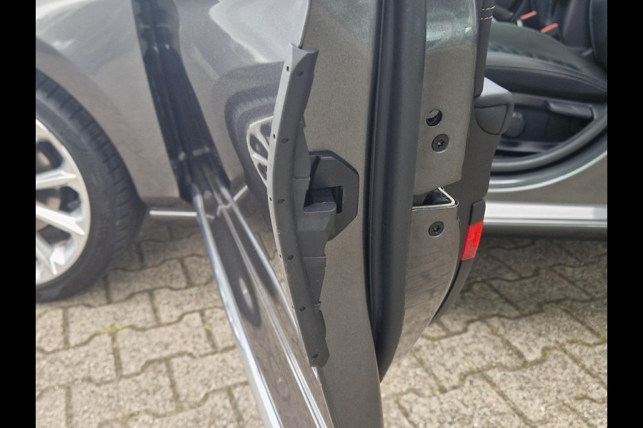 Ford Fiesta Vignale 1.0 EcoBoost 140pk | Panoramadak | Winter Pack | Adaptive cruise control | Led koplampen | Leder | Dodehoek herkenning |