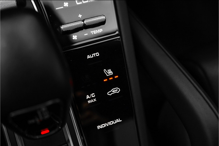 Porsche Cayenne Coupé 3.0 E-Hybrid Sport Design Pano ACC 4WS Trekhaak 22"