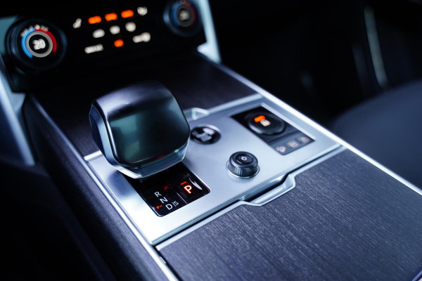Land Rover Range Rover P 510 E SV Head Up / Meridian Signature