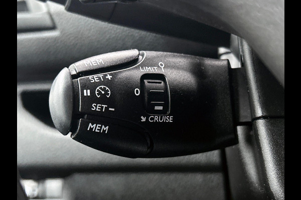 Opel Vivaro 2.0 145 pk L3H1 Edition Dubbele Cabine Airco Bluetooth Navigatie Parkeersensoren Trekhaak Cruise control