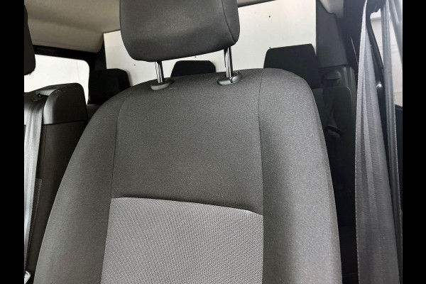 Opel Vivaro 2.0 145 pk L3H1 Edition Dubbele Cabine Airco Bluetooth Navigatie Parkeersensoren Trekhaak Cruise control