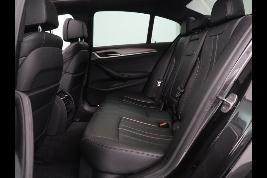 BMW 5 Serie 530e iPerformance M Sport High Executive | Panoramadak | Leder | Memory | Stoelverwarming | Cruise control | Camera | Park assist | Carplay | Climate control | PHEV