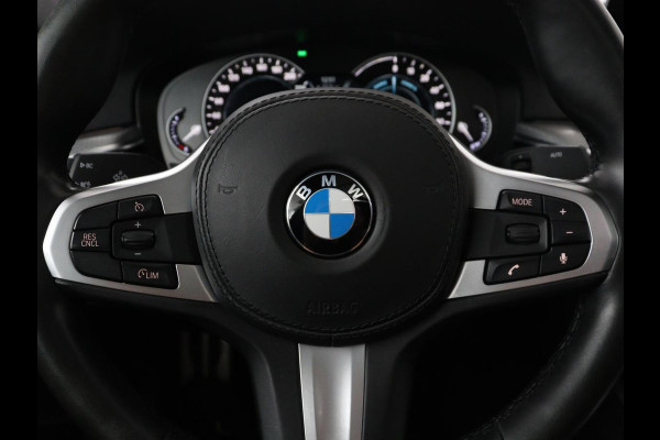 BMW 5 Serie 530e iPerformance M Sport High Executive | Panoramadak | Leder | Memory | Stoelverwarming | Cruise control | Camera | Park assist | Carplay | Climate control | PHEV