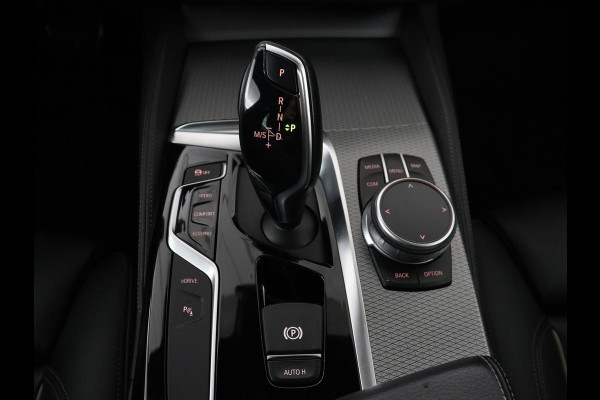 BMW 5 Serie 530e iPerformance M Sport High Executive | Panoramadak | Leder | Memory | Stoelverwarming | Cruise control | Camera | Park assist | Carplay | Climate control | PHEV