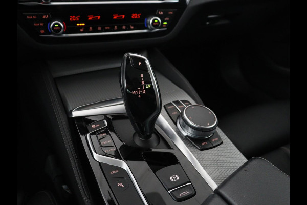 BMW 5 Serie 530e iPerformance M Sport High Executive | Panoramadak | Leder | Memory | Stoelverwarming | Cruise control | Camera | Park assist | Carplay | Climate control | PHEV