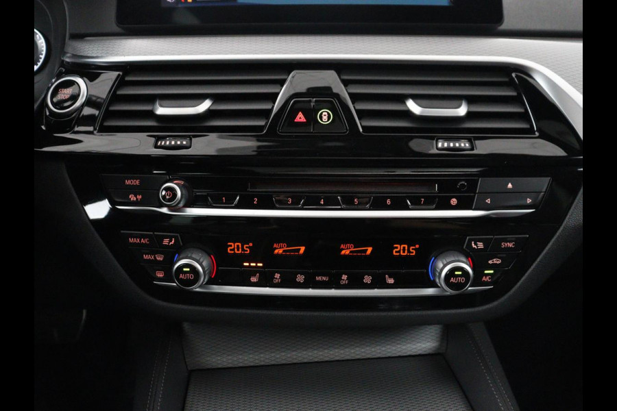 BMW 5 Serie 530e iPerformance M Sport High Executive | Panoramadak | Leder | Memory | Stoelverwarming | Cruise control | Camera | Park assist | Carplay | Climate control | PHEV