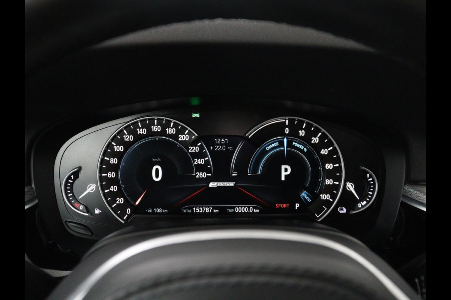 BMW 5 Serie 530e iPerformance M Sport High Executive | Panoramadak | Leder | Memory | Stoelverwarming | Cruise control | Camera | Park assist | Carplay | Climate control | PHEV