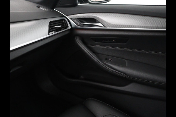 BMW 5 Serie 530e iPerformance M Sport High Executive | Panoramadak | Leder | Memory | Stoelverwarming | Cruise control | Camera | Park assist | Carplay | Climate control | PHEV