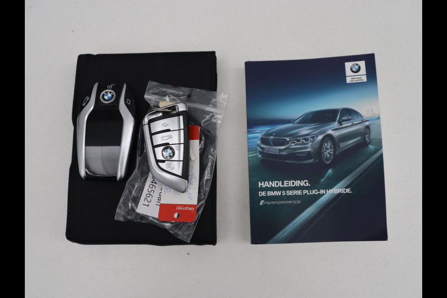 BMW 5 Serie 530e iPerformance M Sport High Executive | Panoramadak | Leder | Memory | Stoelverwarming | Cruise control | Camera | Park assist | Carplay | Climate control | PHEV