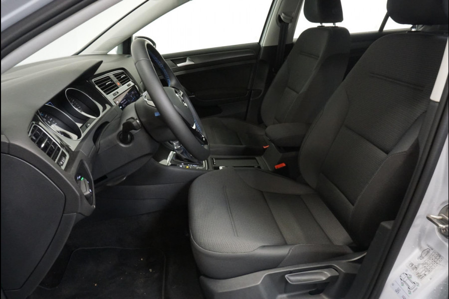 Volkswagen e-Golf Edition Navigatie Climate Control Parkeer sensoren V+A Privacy Glass