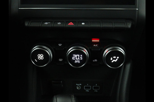 Renault Captur 1.3 TCe 140 Intens | Half leder | Navigatie | DAB+ | Cruise control | Lane assist | Climate Control | Virtual Display | Carplay | Camera | Park assist | Trekhaak
