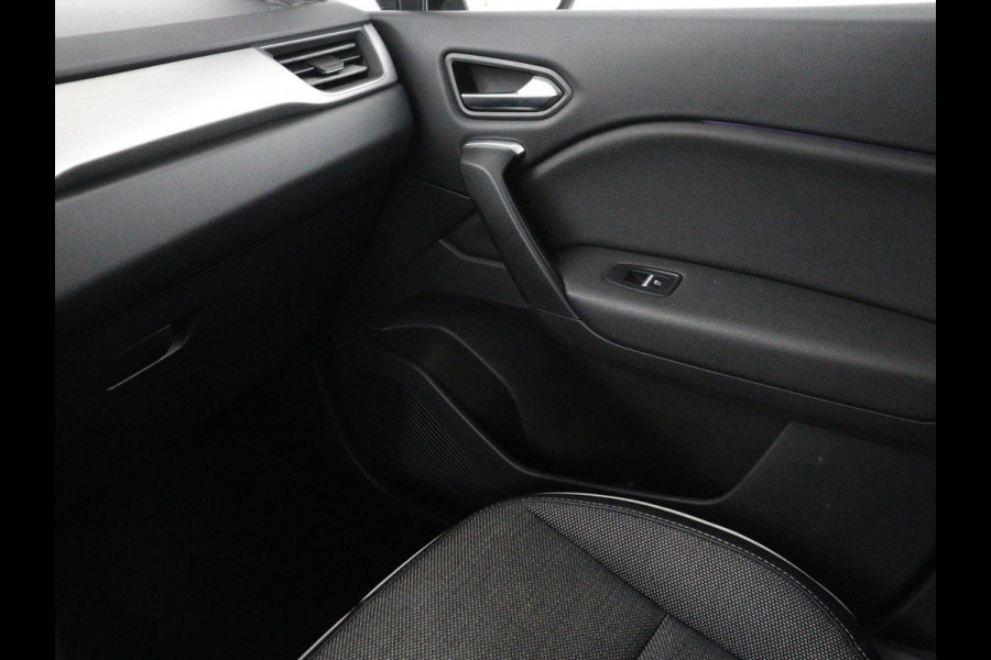 Renault Captur 1.3 TCe 140 Intens | Half leder | Navigatie | DAB+ | Cruise control | Lane assist | Climate Control | Virtual Display | Carplay | Camera | Park assist | Trekhaak