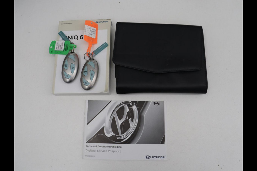 Hyundai IONIQ 6 Style 77.4 kWh | SOH 93.9 % | Navigatie | Virtual dashboard | Carplay | Climate Control | Adaptive cruise | camera | Park assist | Trekhaak | DAB+ | PHEV
