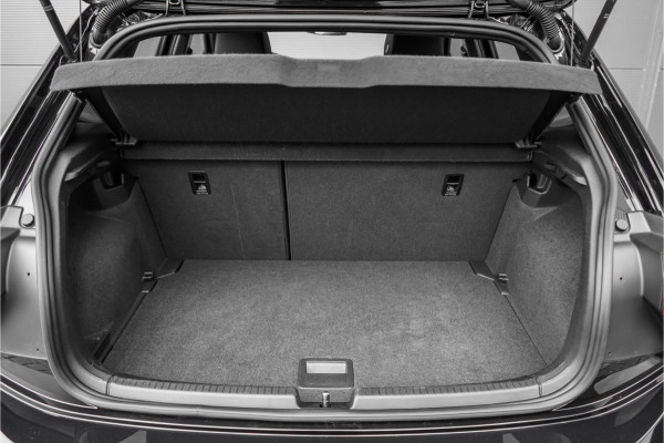 Volkswagen Polo 1.0 TSI R-Line Pano Camera IQ Light ACC Virtual Cockpit