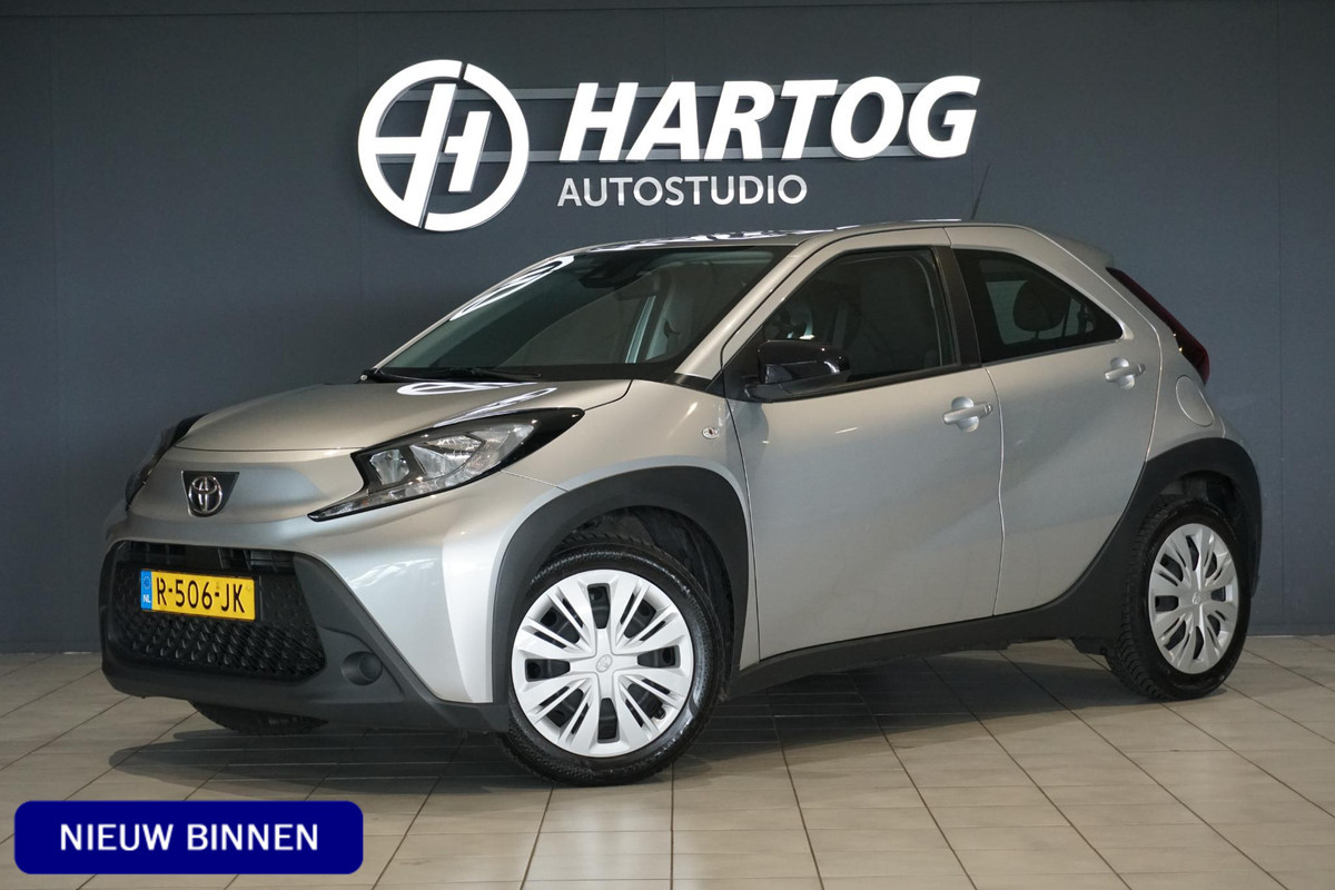 Toyota Aygo X 1.0 VVT-i MT Play + CAMERA / ADAPTIEVE CRUISE / CARPLAY